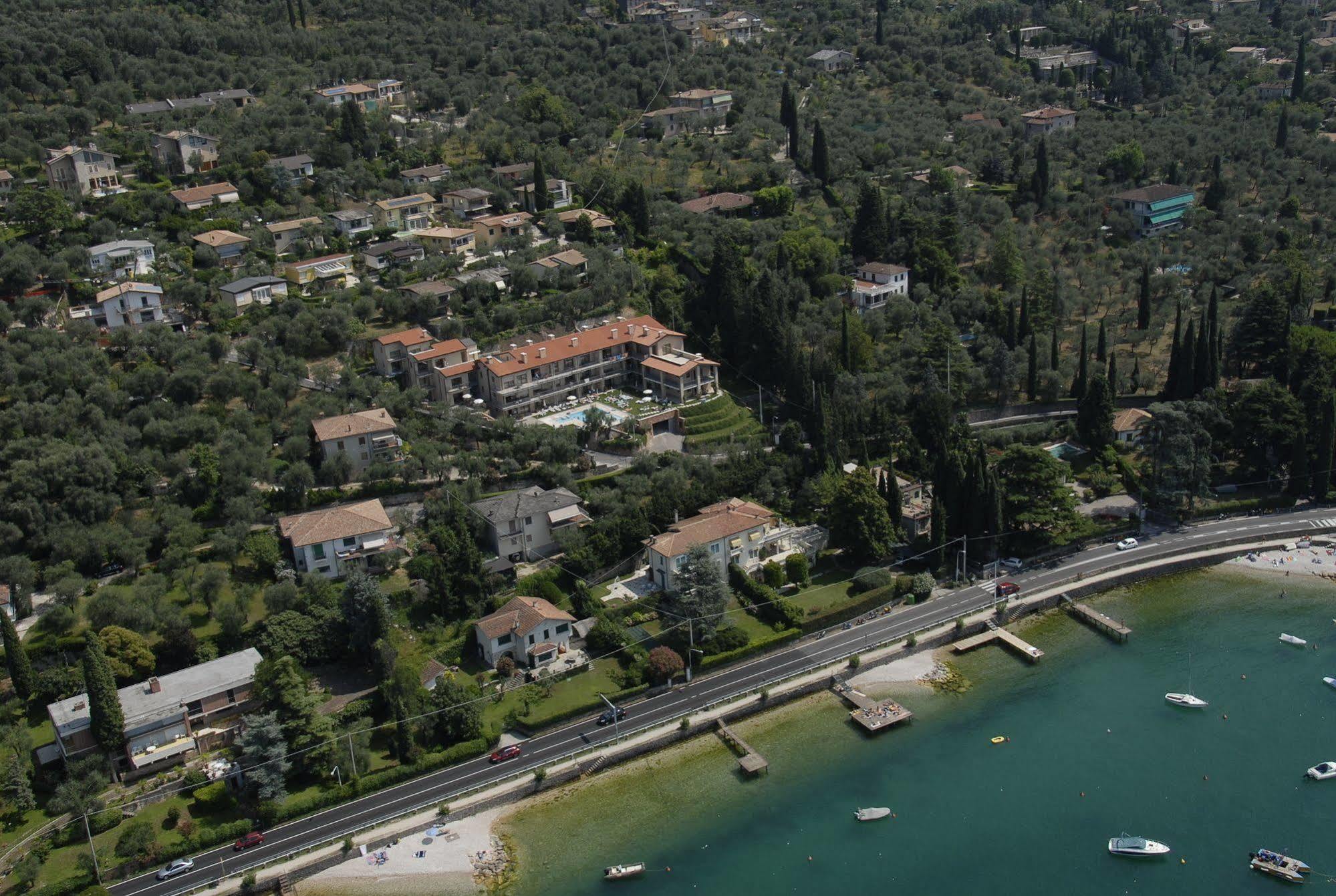 Residence La Corte Danese Torri Del Benaco Exterior photo